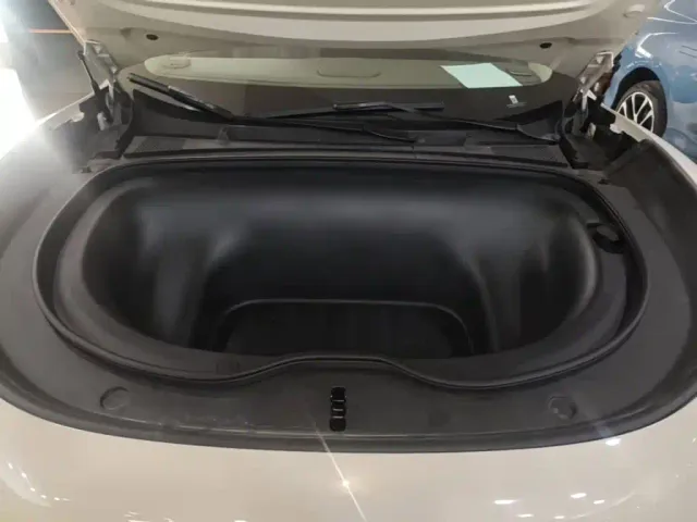 IM Motors LS6 — Фото автомобиля 19
