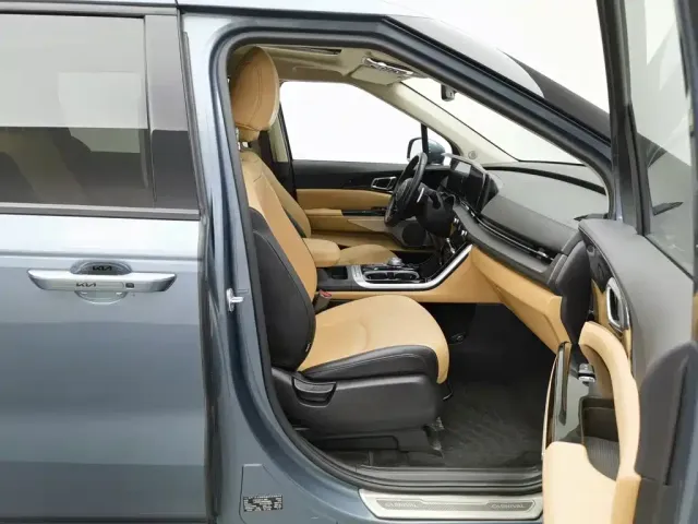 Kia Carnival — Фото автомобиля 23