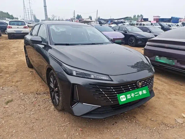 Changan Eado — Фото автомобиля 3