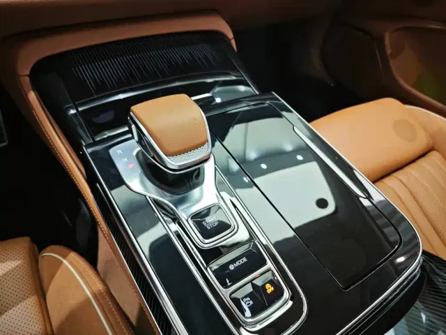 Hongqi H9 — Фото автомобиля 7