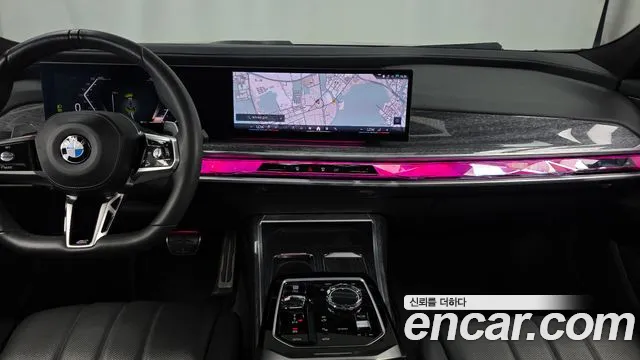 BMW 7-Series 7 серия (G70) 740i sDrive M Sport — Фото автомобиля 14