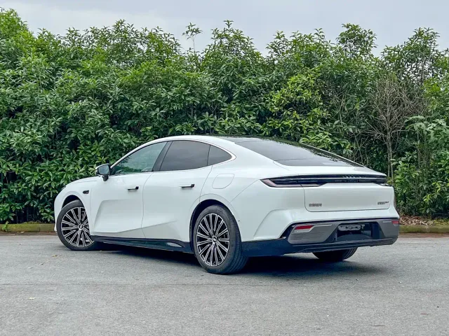 Geely Galaxy Xingyao 8 — Фото автомобиля 5