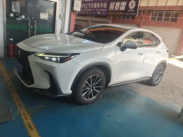 Lexus NX — Фото автомобиля 2