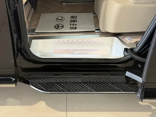 Toyota Vellfire — Фото автомобиля 23