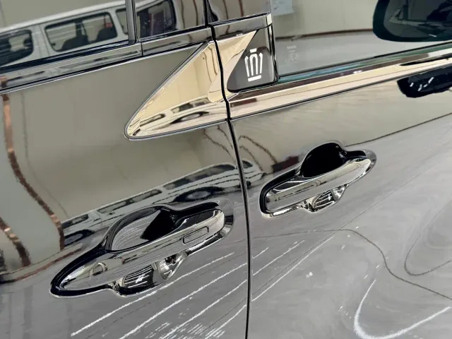 Toyota Vellfire — Фото автомобиля 12