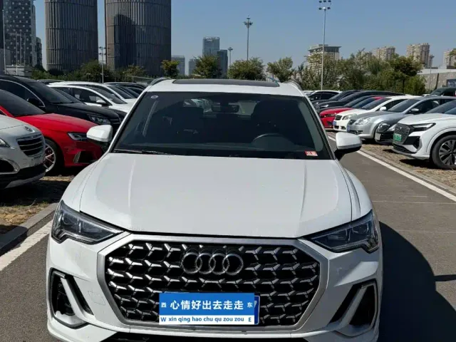 Audi Q3 — Фото автомобиля 2