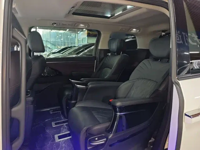 GAC Trumpchi M8 — Фото автомобиля 16