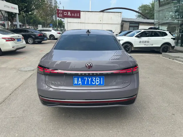 Volkswagen Passat — Фото автомобиля 4