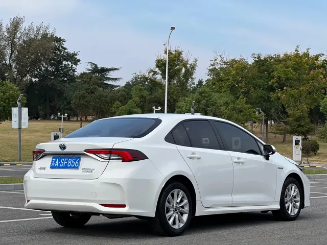 Toyota Corolla — Фото автомобиля 5