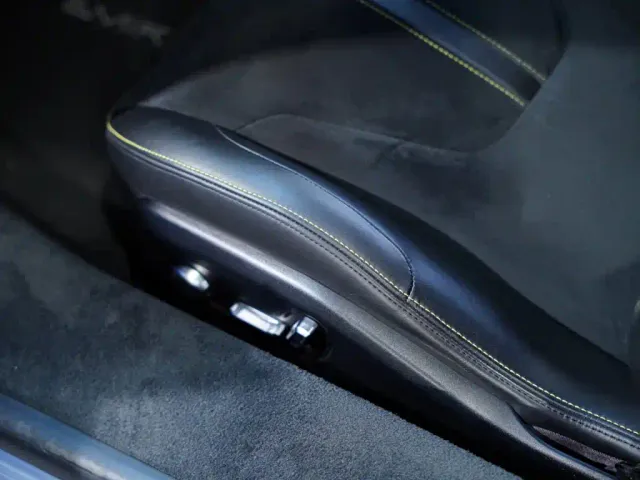 Lotus Emira — Фото автомобиля 29