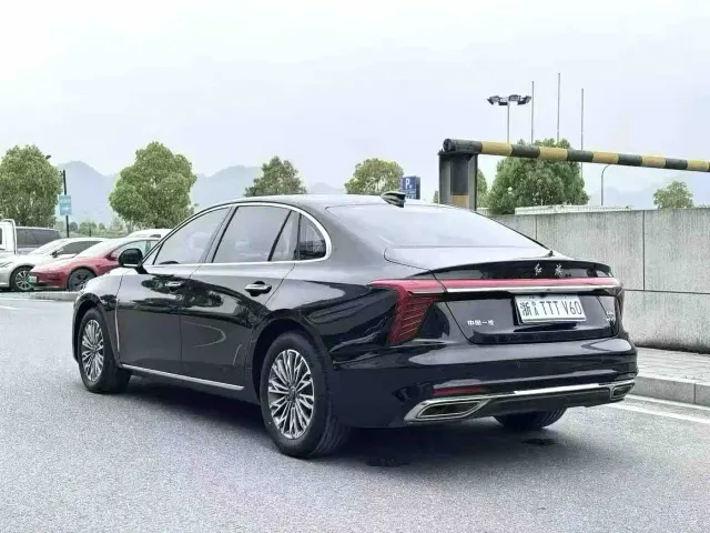 Hongqi H5 — Фото автомобиля 13