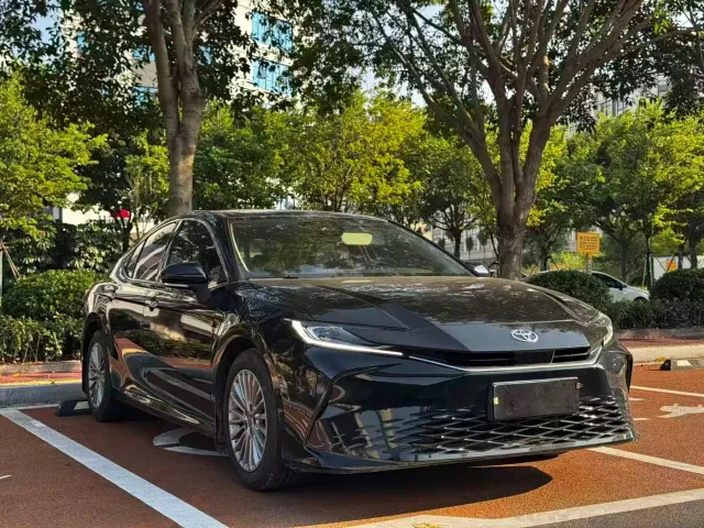 Toyota Camry — Фото автомобиля 3