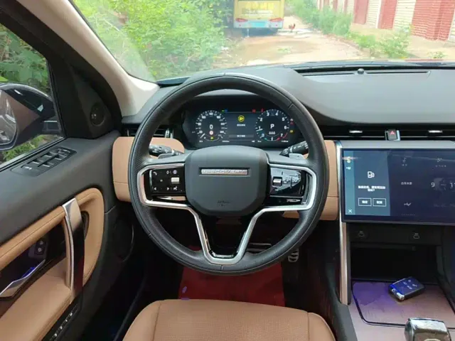 Land Rover Discovery Sport — Фото автомобиля 10