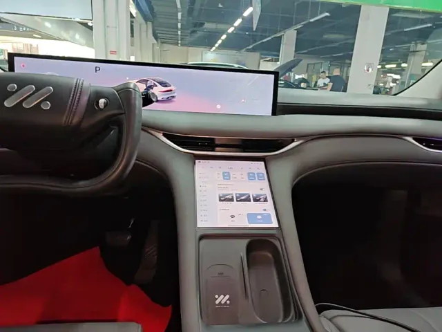 IM Motors LS6 — Фото автомобиля 12