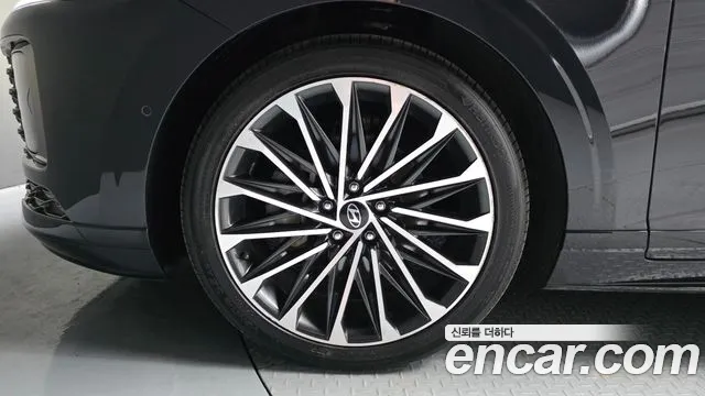 Hyundai Grandeur Grandeur (GN7) 2.5 Бензин 2WD — Фото автомобиля 5