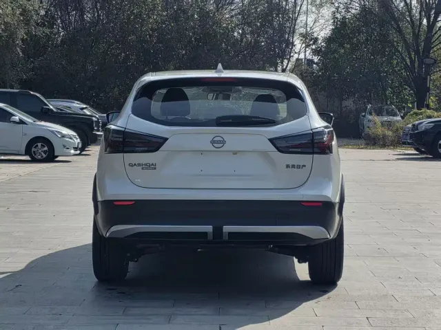 Nissan Qashqai — Фото автомобиля 4