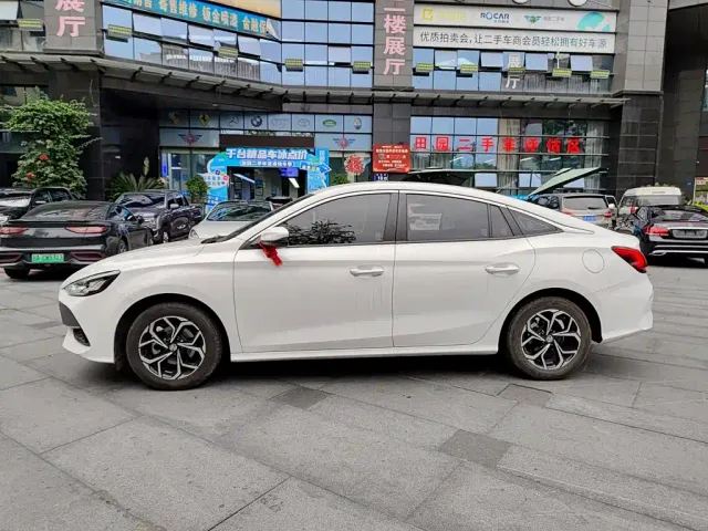 MG 5 — Фото автомобиля 3