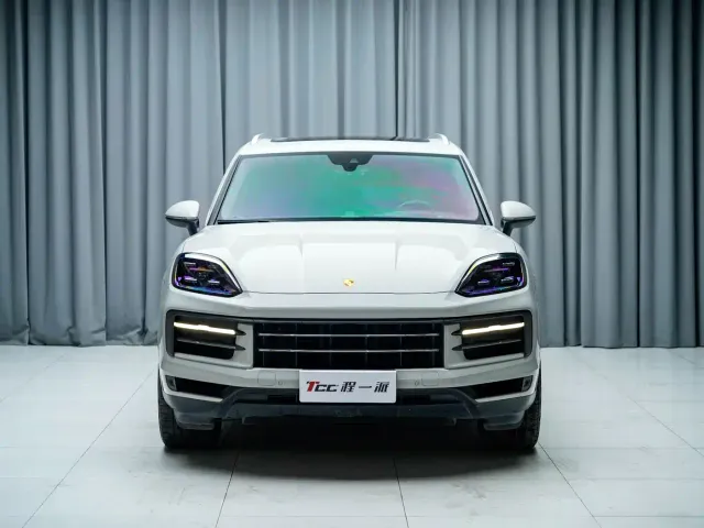 Porsche Cayenne — Фото автомобиля 3