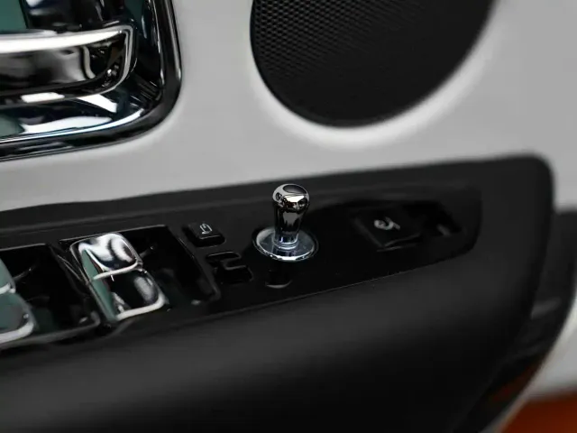 Rolls-Royce Cullinan — Фото автомобиля 16
