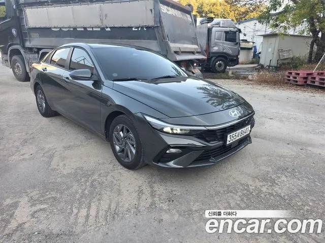 Hyundai Avante CN7 — Фото автомобиля 2