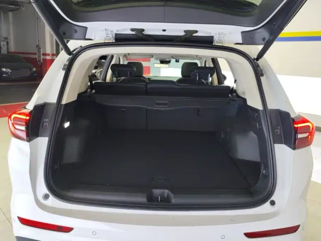 Buick Envision Plus — Фото автомобиля 4