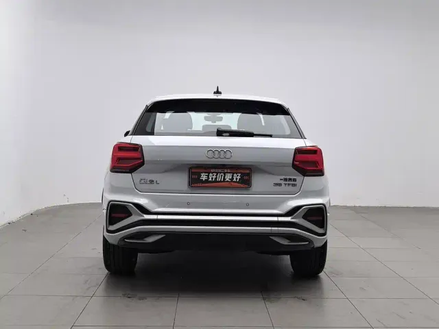 Audi Q2L — Фото автомобиля 4
