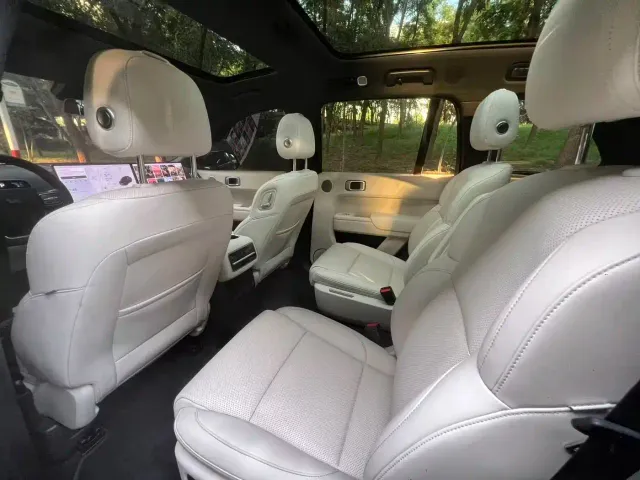 Li Auto L8 — Фото автомобиля 11