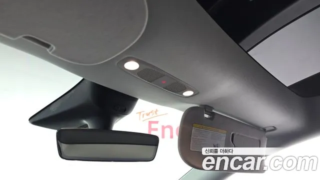 Tesla Model Y — Фото автомобиля 21