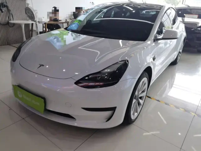 Фотография автомобиля — Tesla Model 3