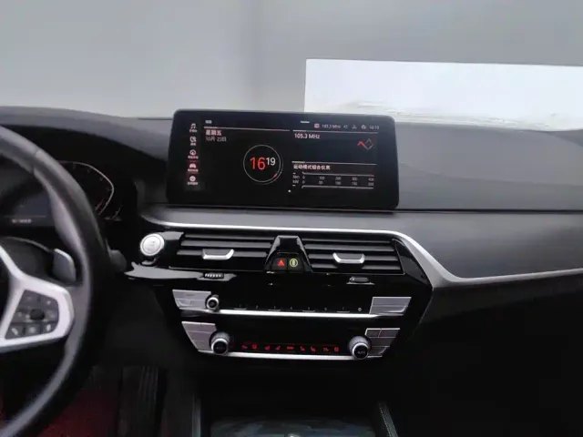 BMW 5 Series — Фото автомобиля 13