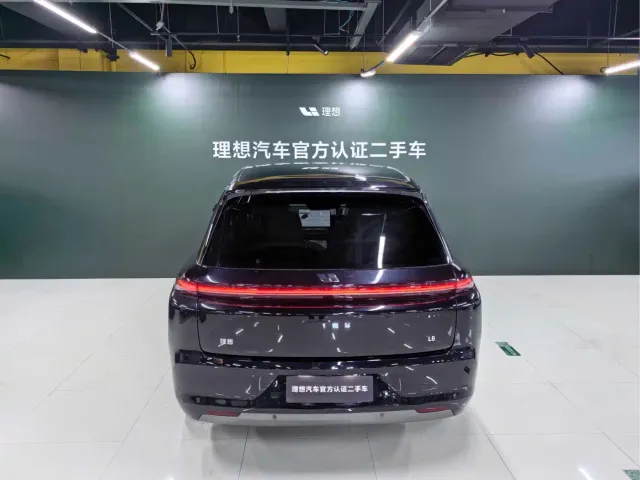 Li Auto L8 — Фото автомобиля 4