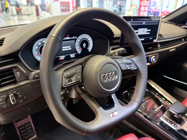 Audi S4 — Фото автомобиля 7