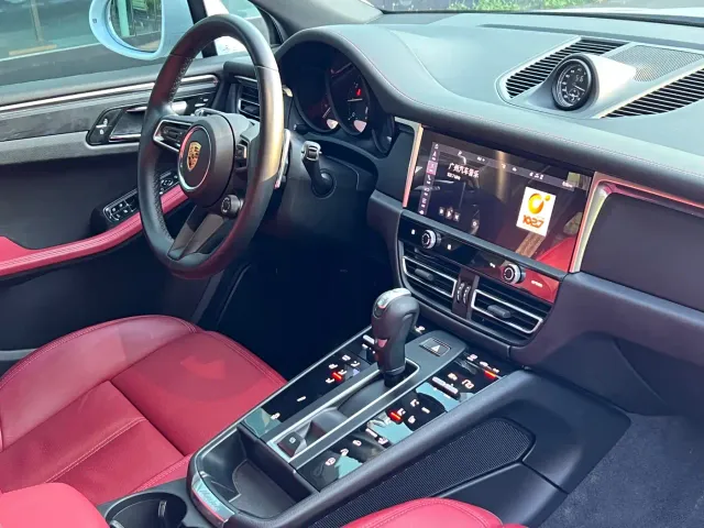 Porsche Macan — Фото автомобиля 10