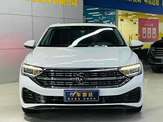 Фотография автомобиля — Volkswagen Sagitar