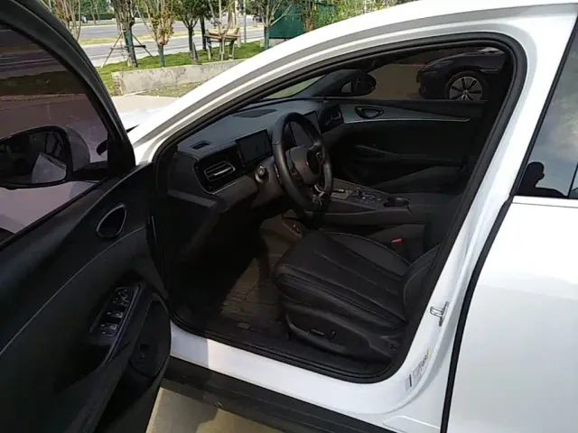 BYD Seal 06 — Фото автомобиля 15