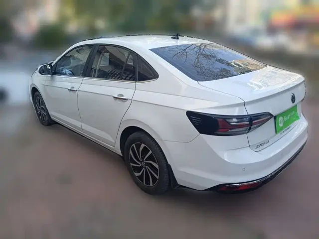 Volkswagen Lavida — Фото автомобиля 4