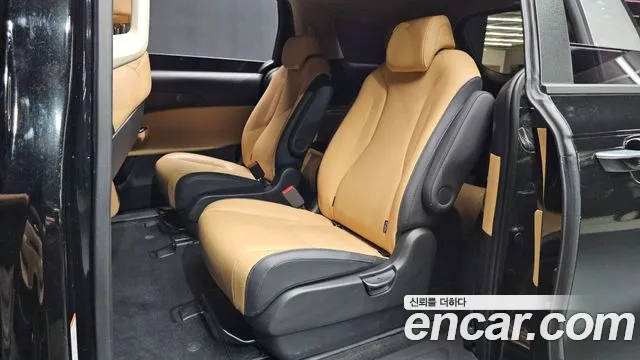 Kia Carnival Generation 4 — Фото автомобиля 12