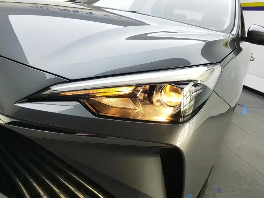 Roewe Roewe i5 2023 1.5L Manual Comfort Edition — Фото автомобиля 5
