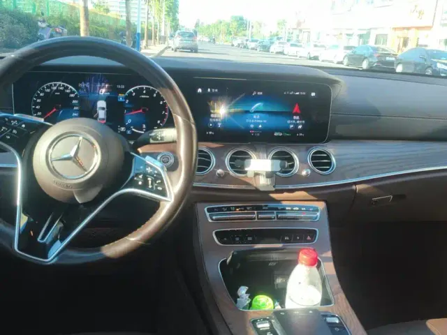Mercedes-Benz E-Class — Фото автомобиля 13