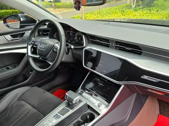 Audi A7L — Фото автомобиля 8