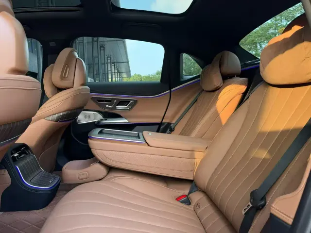 Mercedes-Benz E-Class — Фото автомобиля 7