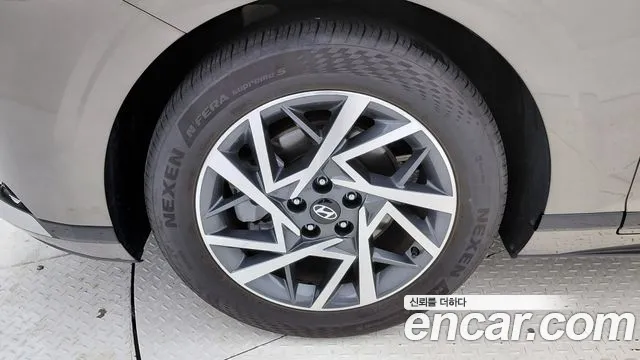 Hyundai Grandeur GN7 — Фото автомобиля 5
