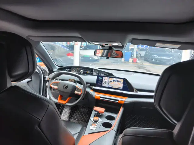 Changan Changan UNI-V 2022 1.5T Premium Model — Фото автомобиля 9