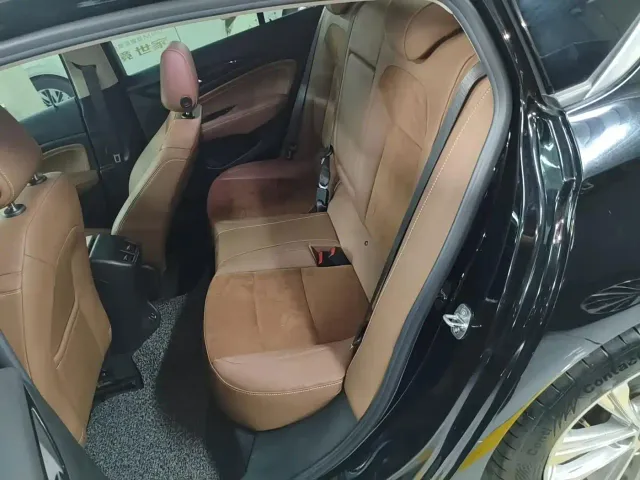 Buick Regal — Фото автомобиля 11