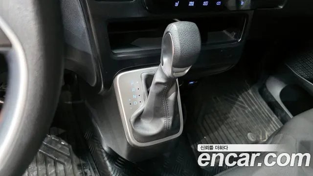 Hyundai Staria Staria 4WD Tourer 11 мест — Фото автомобиля 9