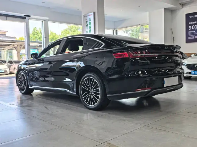 BYD Han — Фото автомобиля 15