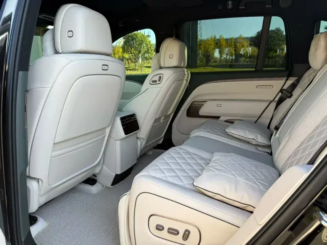 Li Auto L8 — Фото автомобиля 5