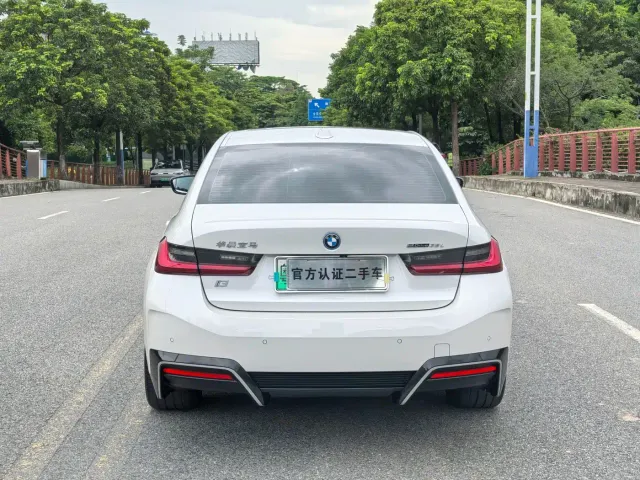 BMW i3 — Фото автомобиля 19