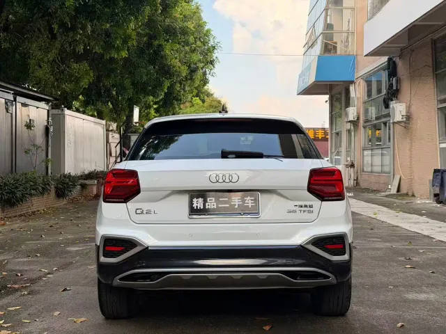 Audi Q2L — Фото автомобиля 5