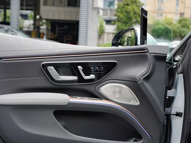 Mercedes-Benz EQS — Фото автомобиля 13